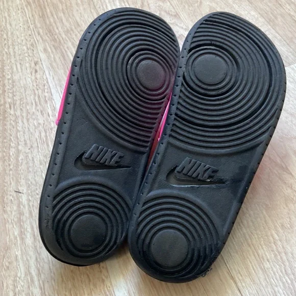 Pink Nike Offcourt Women's Slide Sandals Size 9 - Picture 6 of 8